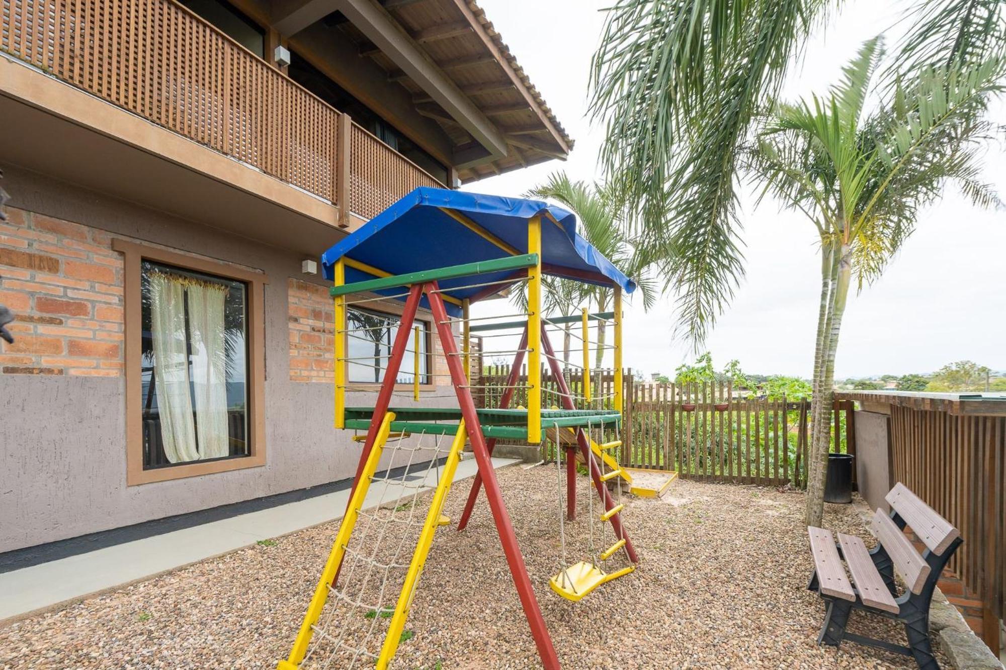 Casa de hóspedes Bangalôs Do Rosa Com Vista Panorâmica - Bangalôs Com Hidromassagem, Lareira E Piscina Praia do Rosa
